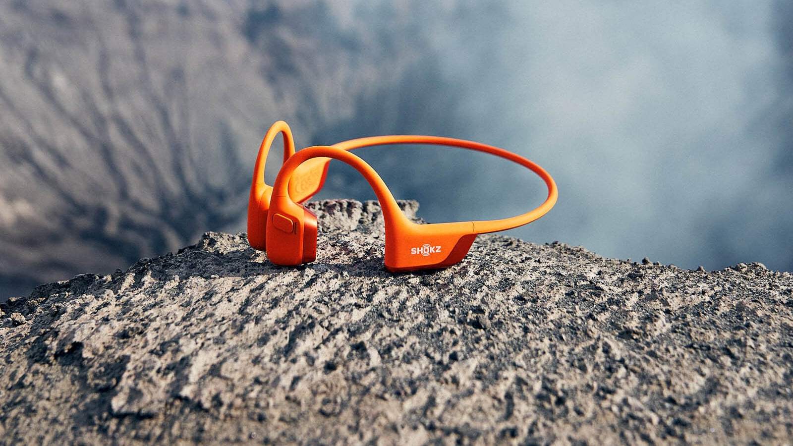 Avis aux sportifs : le dernier casque Ã  conduction osseuse de Shokz est presque Ã  moitiÃ©...