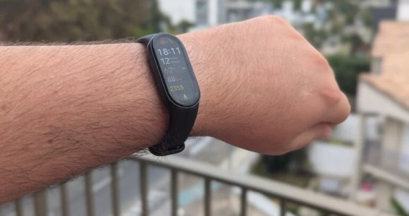 Le Xiaomi Smart Band 9 au poignet