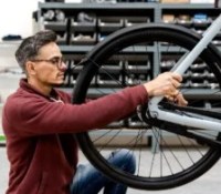 Toujours plus haut : le leader du vélo électrique reconditionné s’invite dans ce nouveau pays francophone