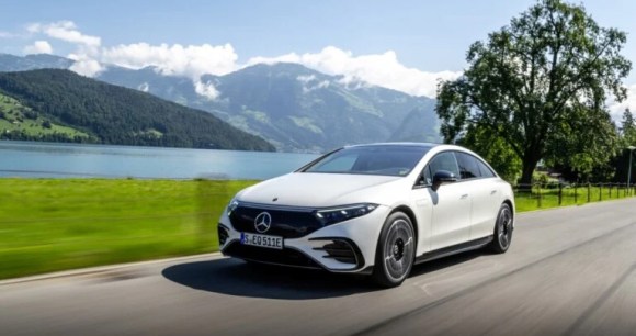 Doubler l’autonomie des voitures électriques : c’est ce que permettra cette batterie soutenue par Mercedes