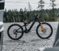 Un VTT électrique ultra performant qui détonne par son style : Polestar l’a fait avec l’Elize