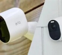 Ce pack complet de la marque Arlo est à -60 %, il inclut deux caméras connectées et un panneau solaire pour une surveillance continue