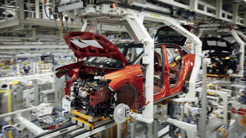 Volkswagen aurait trouvé la solution pour faire tourner ses usines allemandes, et ça ne va pas plaire à tout le monde Volkswagen aurait trouvé la solution pour faire tourner ses usines allemandes, et ça ne va pas plaire à tout le monde