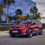 Petite forme pour la voiture électrique en France, mais Renault frappe fort grâce au Scénic E-Tech