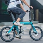 Ce nouveau vélo électrique pliant concilie design et prix bas à la perfection