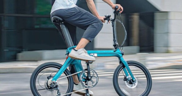 Ce nouveau vélo électrique pliant concilie design et prix bas à la perfection