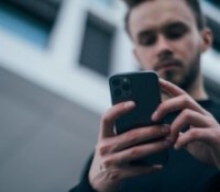 Non, les ondes de votre smartphone ne provoqueraient pas de cancer du cerveau selon l’OMS