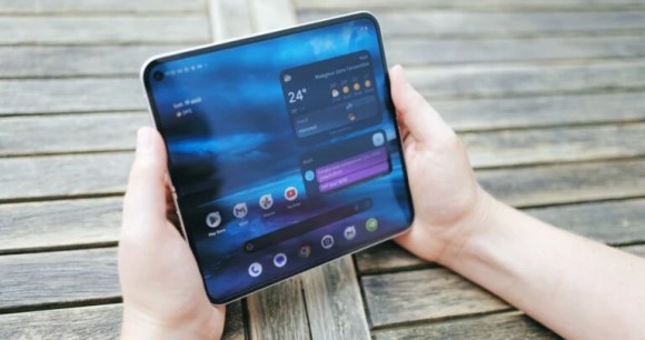 Notre test du Pixel 9 Pro Fold a débuté : c’est évident, il fait beaucoup d’ombre à Samsung