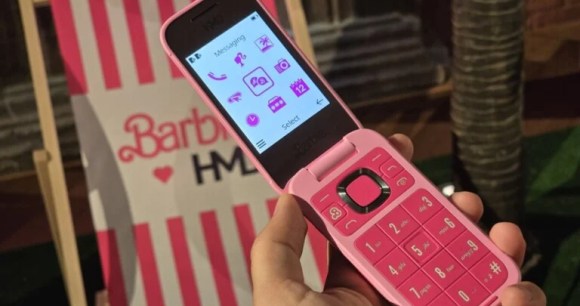 On a vu le téléphone Barbie, c’est un jouet