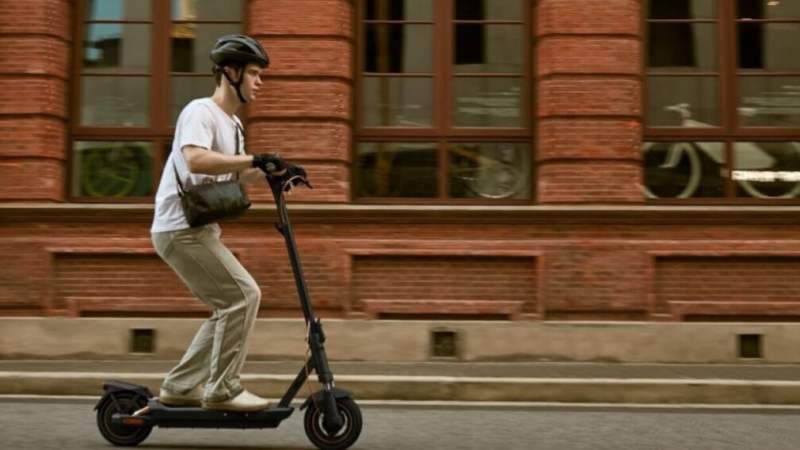 Casque obligatoire en trottinette électrique : le Vaucluse impose 35 euros d’amende au 1er juillet