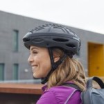 Pliable et très sûr, ce casque vélo est très pratique à transporter