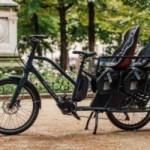 On a testé le Peugeot e-Longtail, un excellent vélo électrique familial qui passe les vitesses à votre place