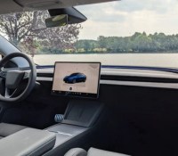 Garer une Tesla devient encore plus simple grâce à cette mise à jour bien pratique