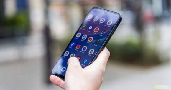 Mises à jour d’Android : Samsung s’apprêterait à exploser les compteurs sur les smartphones moins chers