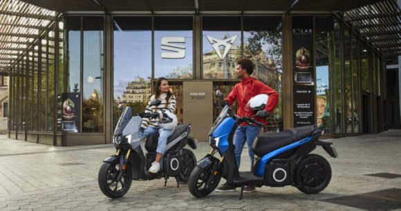 Seat brade ses scooters électriques 50 et 125 cc qui deviennent très intéressants : 50 % de remise