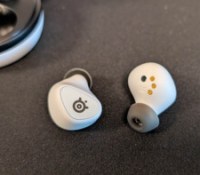 SteelSeries Arctis GameBuds // Source : Sylvain Pichot - Frandroid