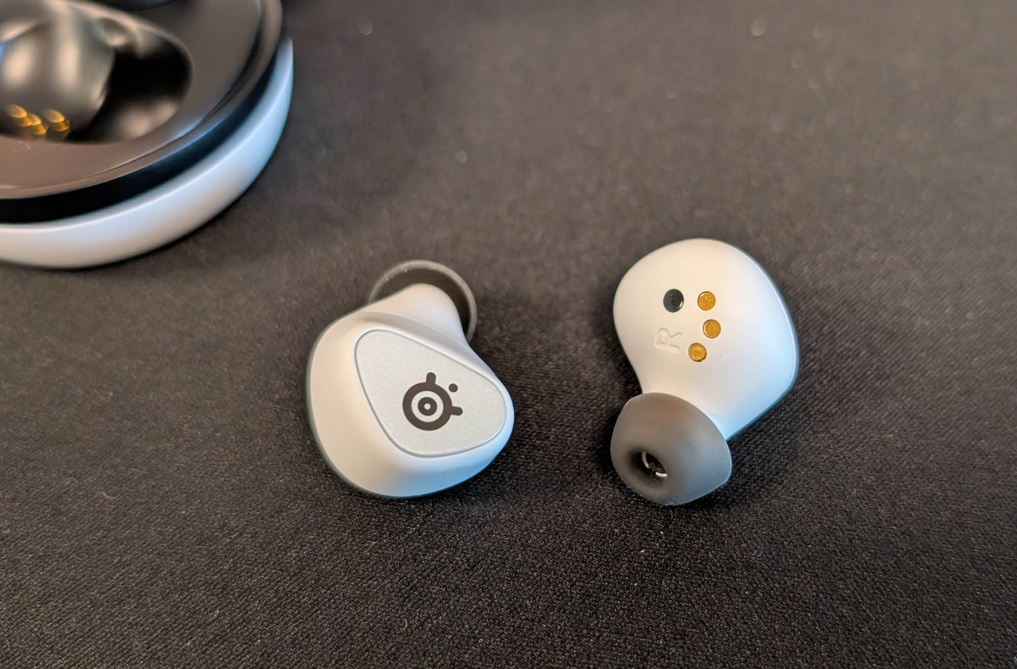 steelseries-arctis-gamebuds-
