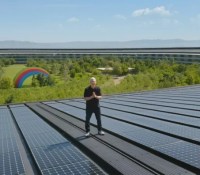 Tim Cook, patron d'Apple, au siège de son entreprise, l'Apple Park // Source : Apple