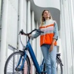 Cette veste vélo imperméable, réfléchissante et stylée sera votre meilleure alliée pour cet hiver