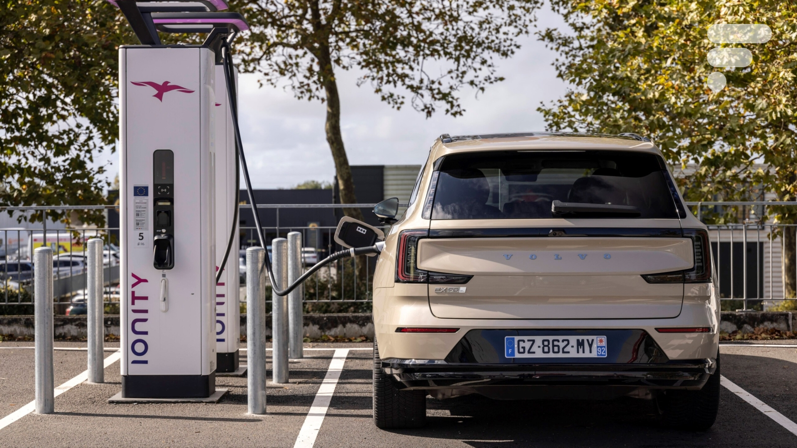 Volvo lance une fonctionnalité très attendue sur sa voiture électrique 7 places, mais...
