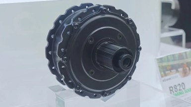 Ce petit moteur arrière R920 de 2 kg vise les vélos gravel. // Source : Ananda