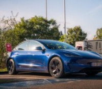 Le marché de la voiture électrique ralentit, mais Tesla accélère