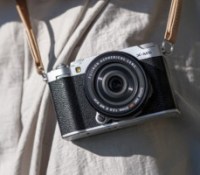 X-M5 : Fujifilm lance un appareil photo hybride design, tout petit et à prix mini