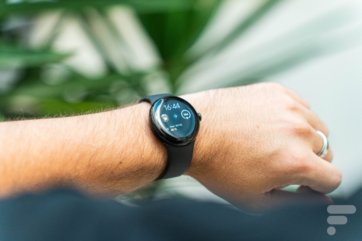 La Google Pixel Watch 2, sous Wear OS 4 (basé sur Android 13)