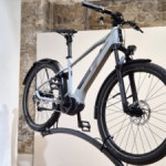 Une première chez Intersport : voici le Crossover GT, un vélo électrique avec transmission automatique qui fait tout à votre place