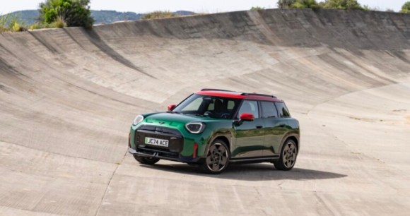 Mini dégaine deux nouvelles voitures électriques toujours plus puissantes