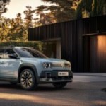 Voici la Renault 4 E-Tech : la 4L passe à l’électrique, une R5 façon SUV