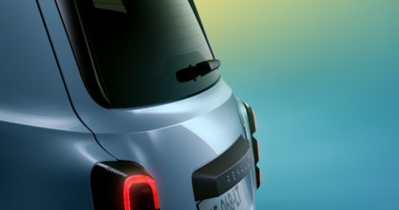 Renault dévoile enfin les premières images de la R4 électrique et ressuscite la 4L des années 60