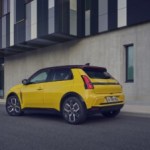 La R5 électrique franchit un cap symbolique et s’offre une fonction attendue de longue date