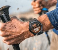 Cette montre Wear OS vient chasser sur les platebandes des modèles Garmin haut de gamme