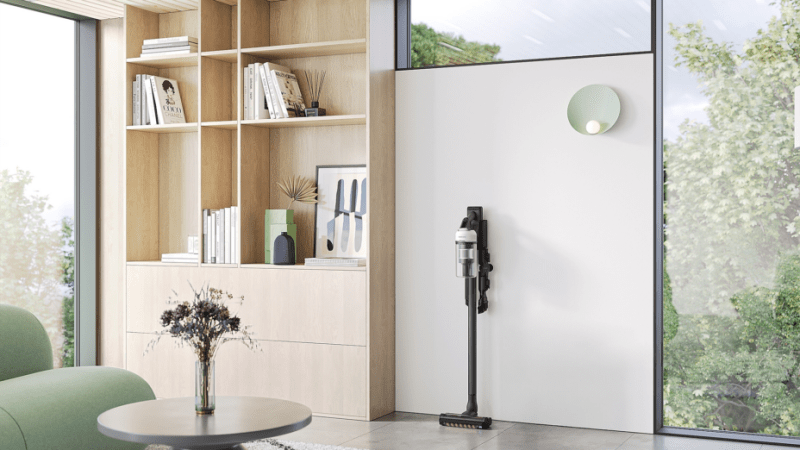 Bye-bye Dyson, bonjour le Samsung Jet 85 Pet, un aspirateur balai à -33 % avec une double serpillère spray