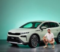 On est montés à bord de la Skoda Elroq électrique : moins de 30 000 € et un format inédit chez Volkswagen