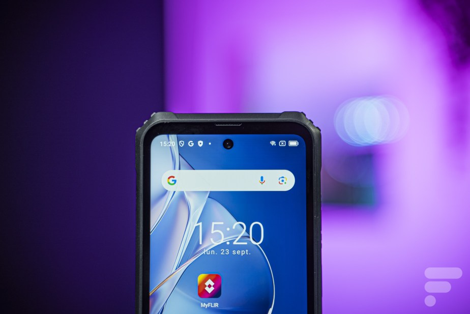 Blackview BL9000 Pro // Source : Chloé Pertuis - Frandroid