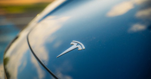 Les États-Unis vont supprimer l’aide à l’achat d’une voiture électrique : pourquoi ça n’inquiète pas Tesla