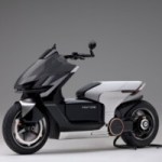 Voici les scooters et motos électriques de 2025 : on a vu les 10 plus grandes nouveautés qui vont chambouler le marché