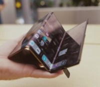 Samsung envisagerait bel et bien de lancer sa propre version du smartphone pliable en trois dès 2025