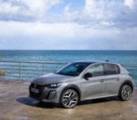 Peugeot E-208 // Source : Jean-Baptiste Passieux - Frandroid