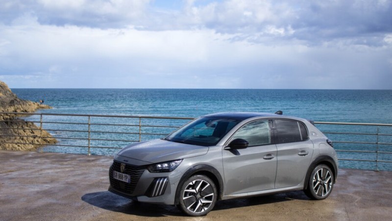 Pourquoi les voitures électriques d’occasions mettent plus de temps à se vendre que les thermiques