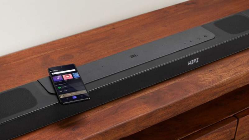 JBL Bar 800 : une barre de son avec des enceintes détachables, un son puissant et 33 % de remise
