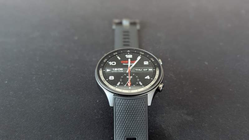 OnePlus Watch 2R : à −60 %, cette montre Wear OS notée 9/10 devient l’affaire du moment