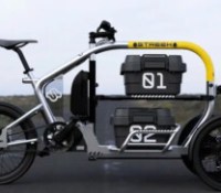 Ce tricycle électrique inclinable et modulaire casse définitivement les codes