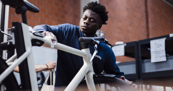 Bonne nouvelle pour les vélos électriques Cowboy, qui s’allient à un gros groupe industriel français