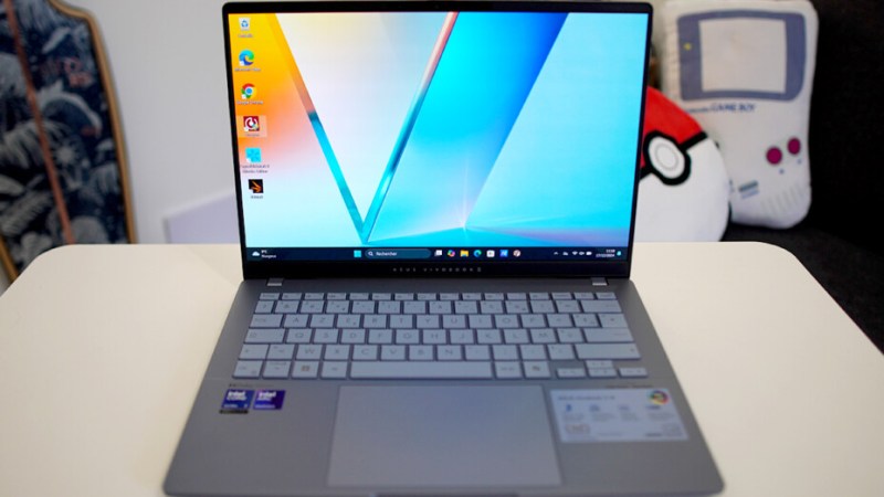 Pour oublier votre vieux PC, voici un laptop OLED 14″ avec un Core Ultra 5, un poids plume et un prix en baisse de 20 %
