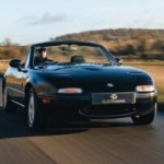 La mythique Mazda MX-5 passe à l’électrique sans rien perdre de ses qualités