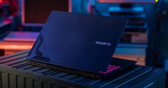 Pourquoi ce laptop gaming avec RTX 4060 et SSD 1 To à moins de 1 000 € est une excellente affaire ?