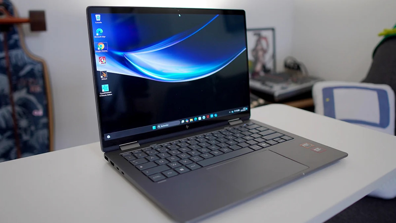 Ce laptop 2-en-1 boosté par un Intel Core Ultra 5 devient bien plus intéressant après 200 ¬ de remise 